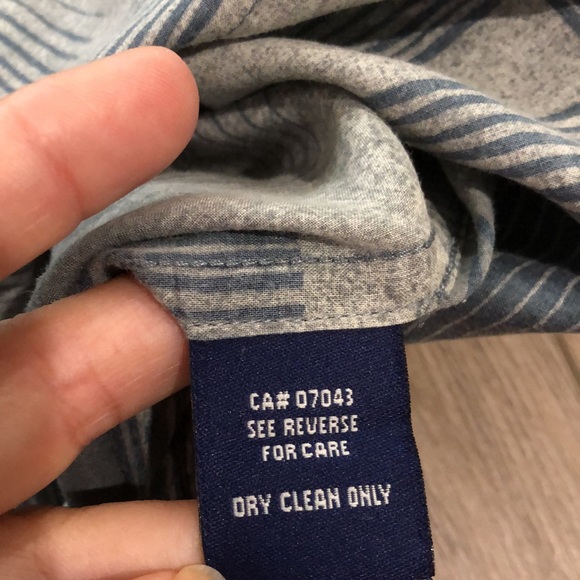 ROBERT GRAHAM 100% Cotton Lightweight Button Down Shirt - Picture 7 of 13